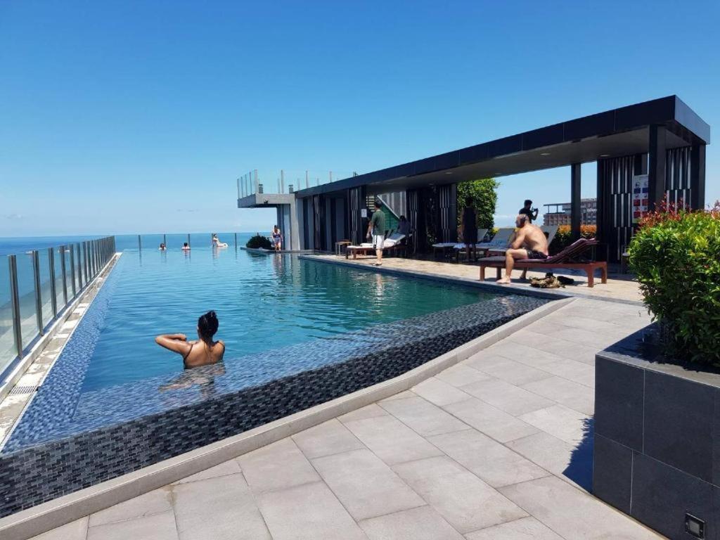 Aparthotel The Base Pattaya Zewnętrze zdjęcie